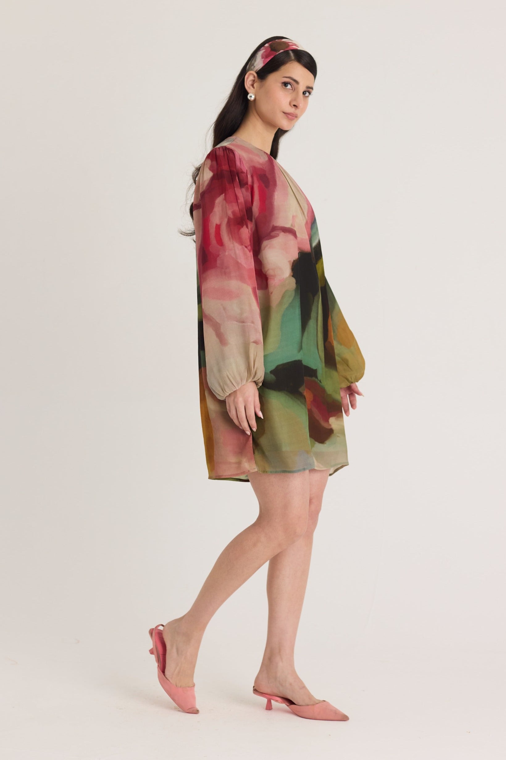 Tilly short dress in pastel shades and bishop sleeves in soft crepe for women